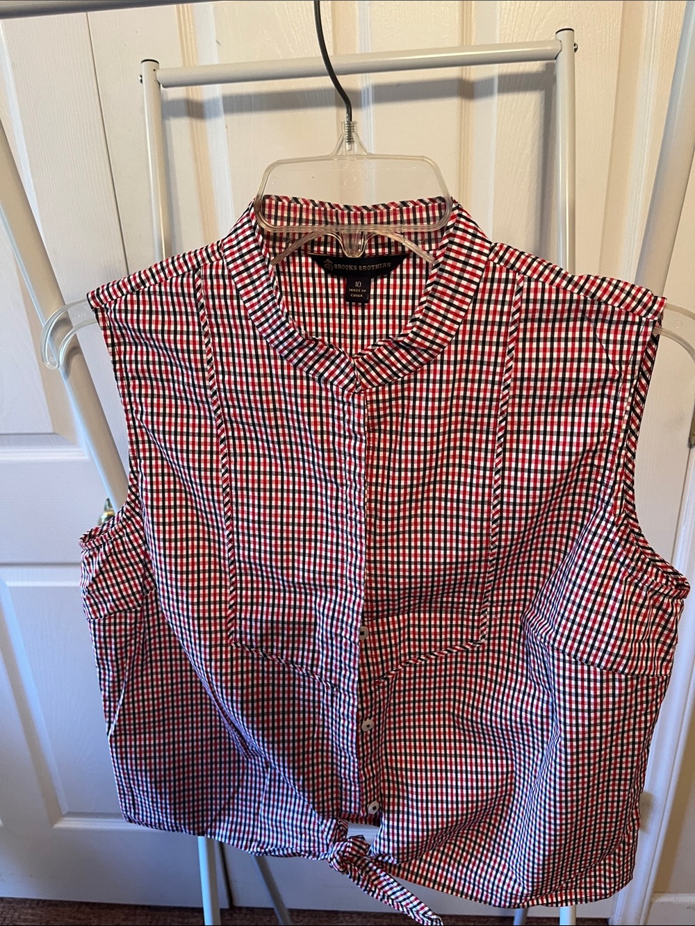Brooks Brothers Red, White & Navy Gingham Sleeveless Button-Front Top PTP20” L20